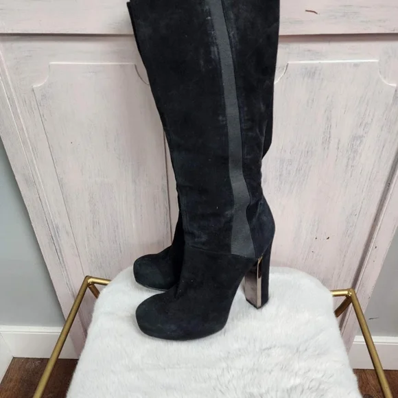 Guess Boots - Picture 2 of 3